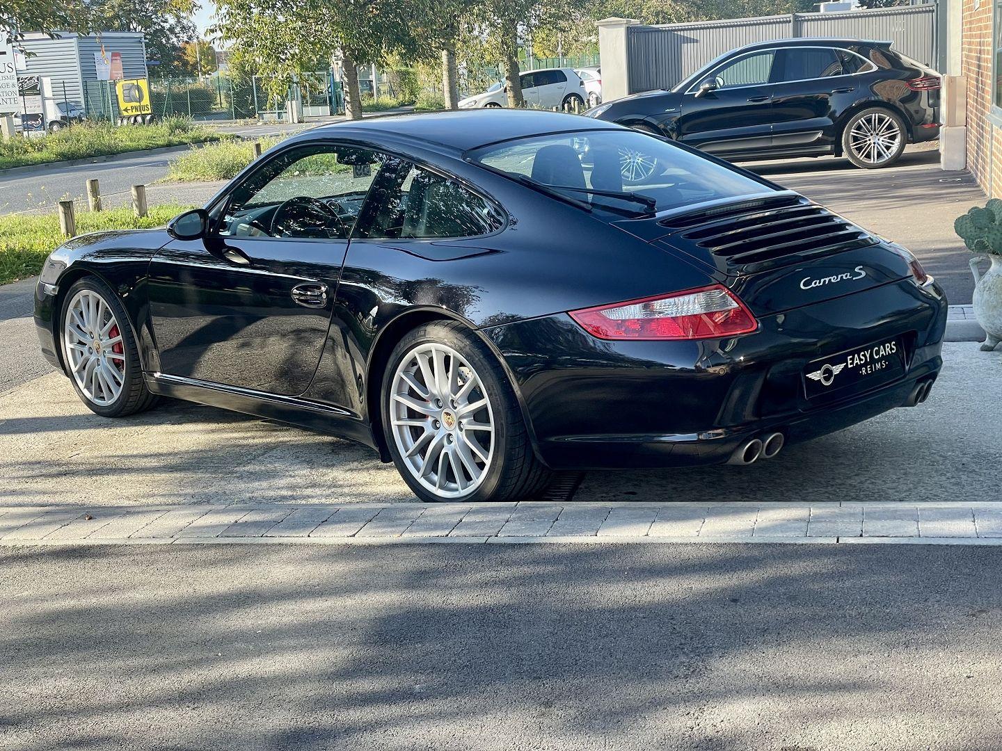 PORSCHE 911 COUPE