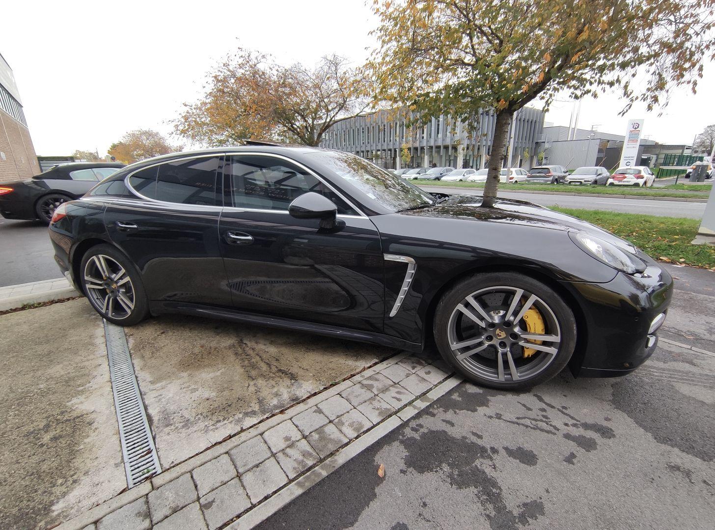 PORSCHE PANAMERA