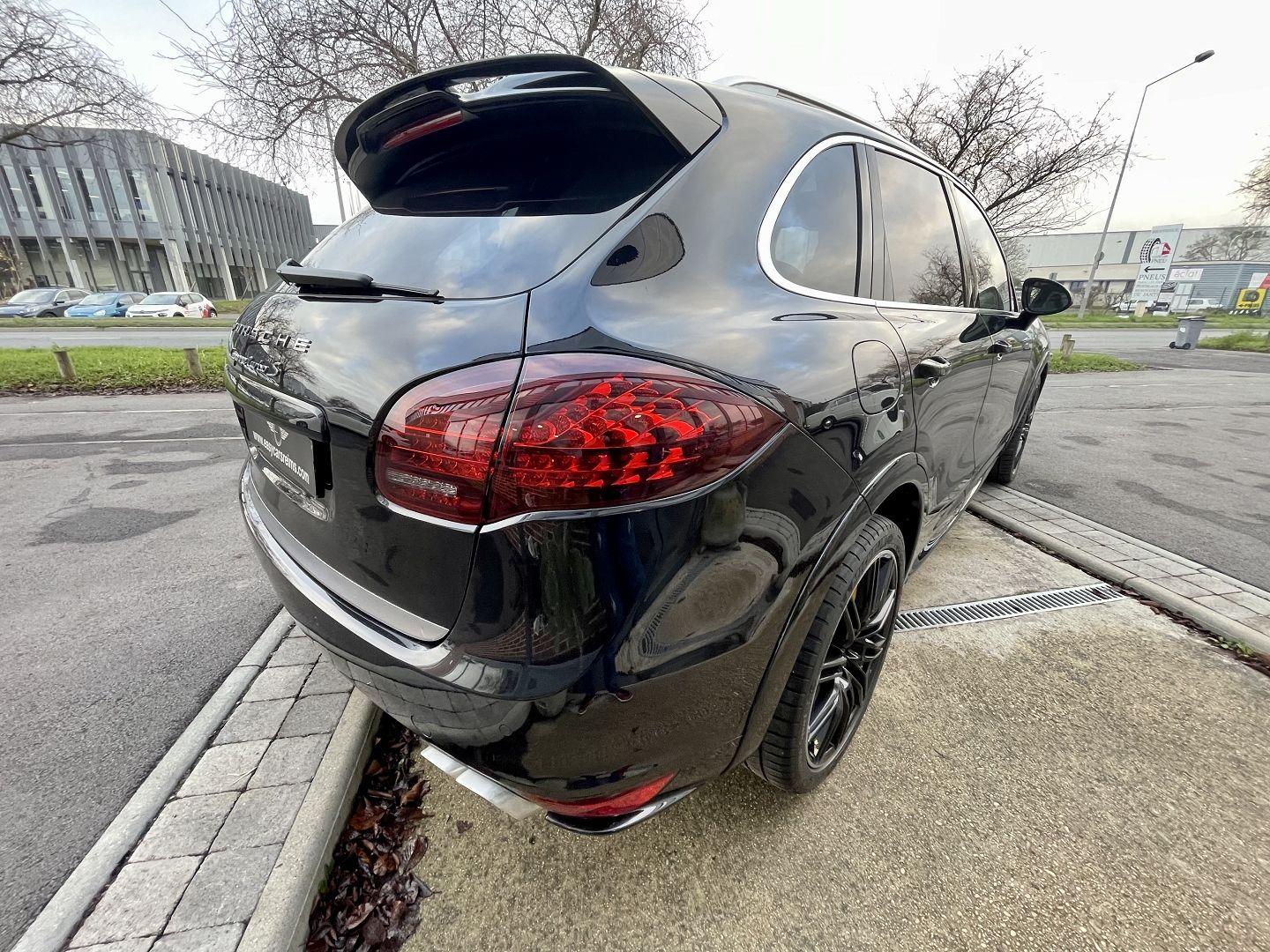 PORSCHE CAYENNE