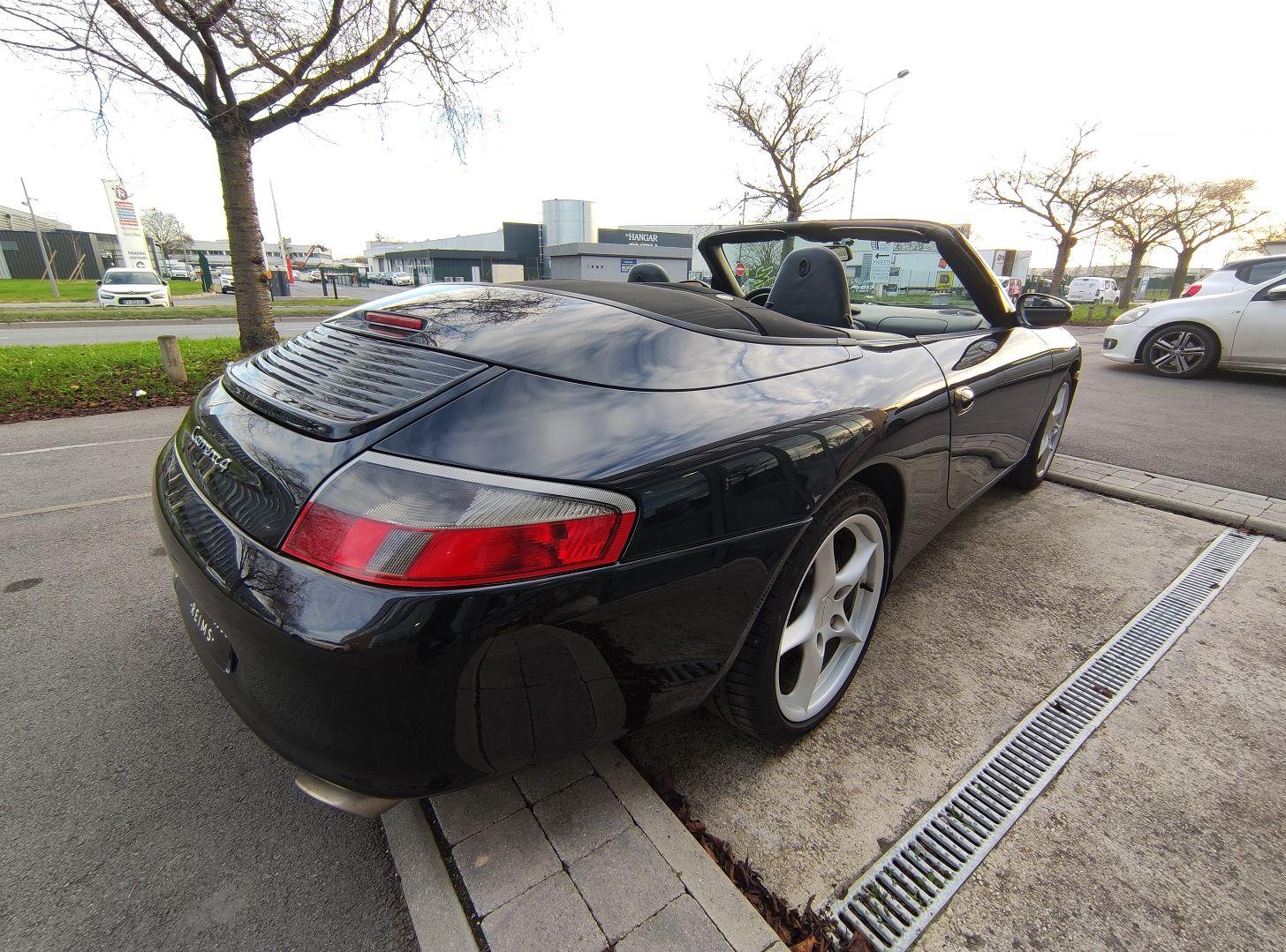 PORSCHE 911 CABRIOLET