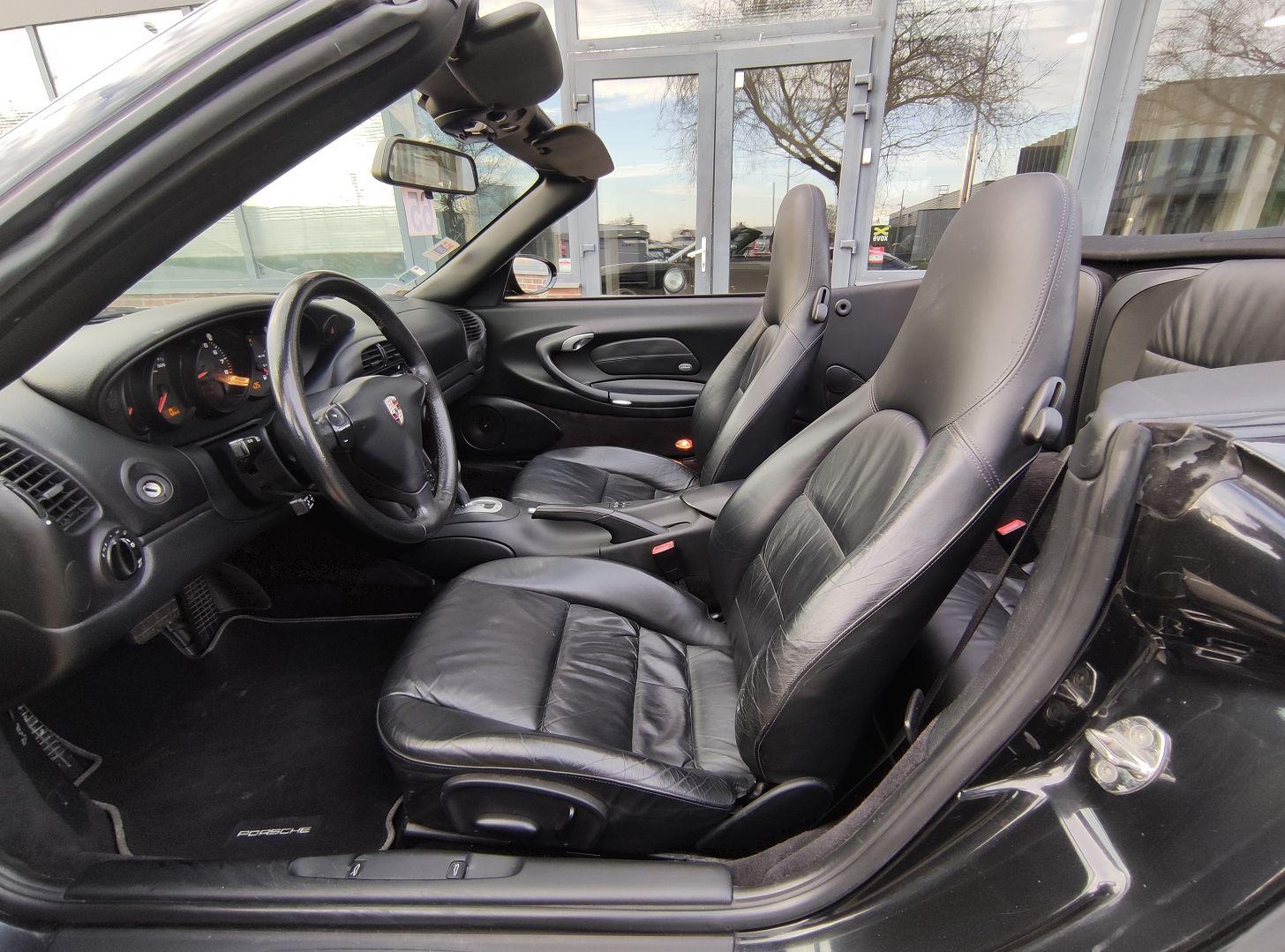 PORSCHE 911 CABRIOLET