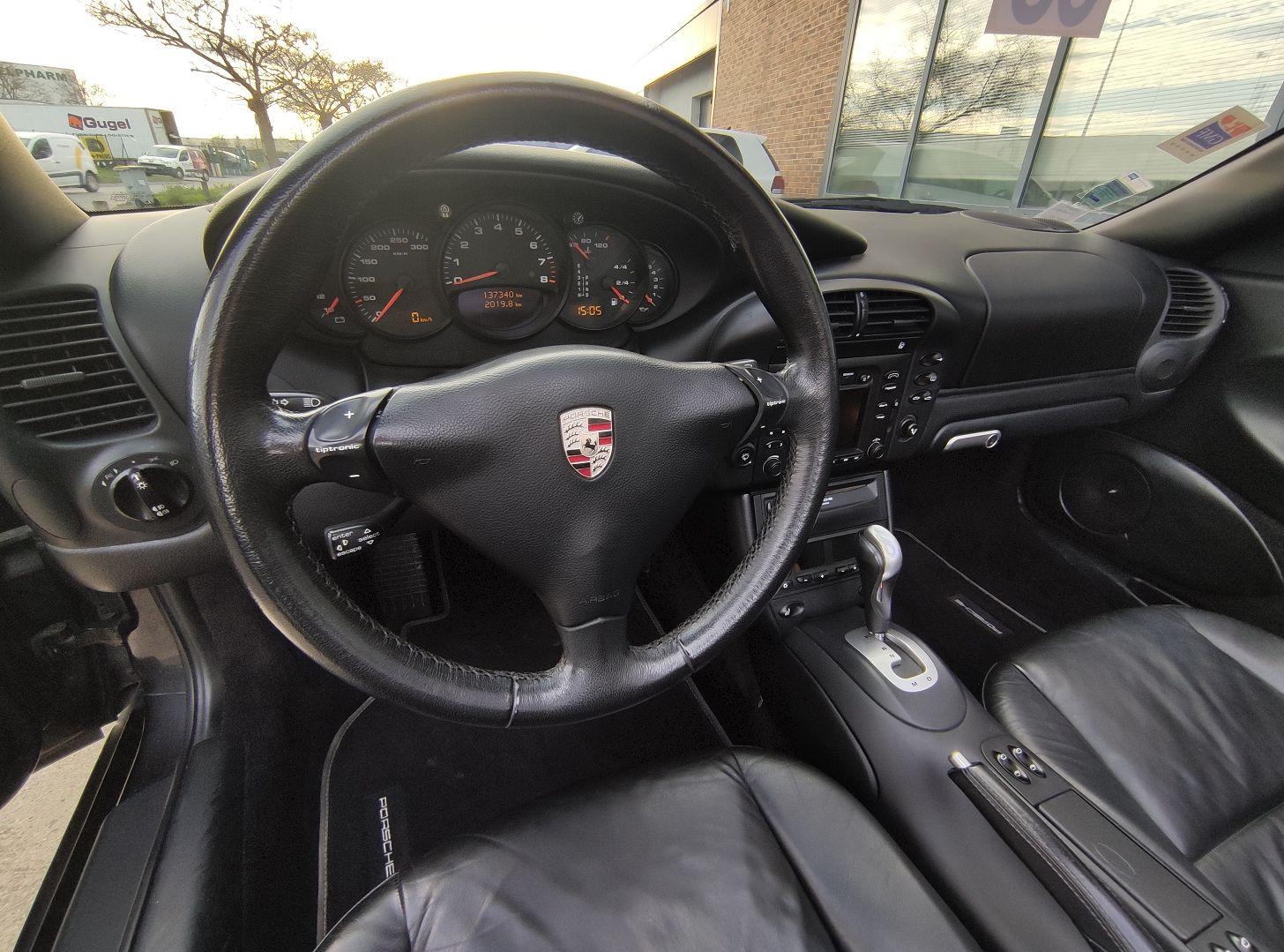 PORSCHE 911 CABRIOLET