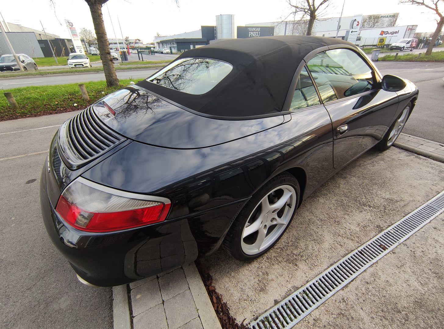 PORSCHE 911 CABRIOLET